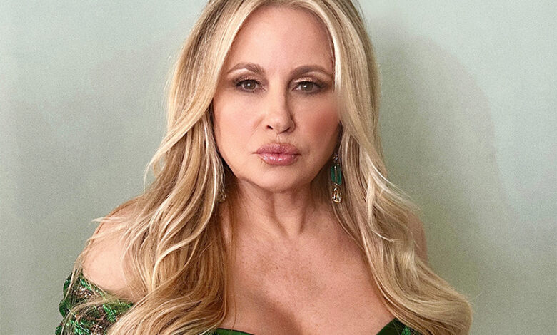 Jennifer Coolidge’s Emmy Win and the Secrets Behind Her Stunning Look